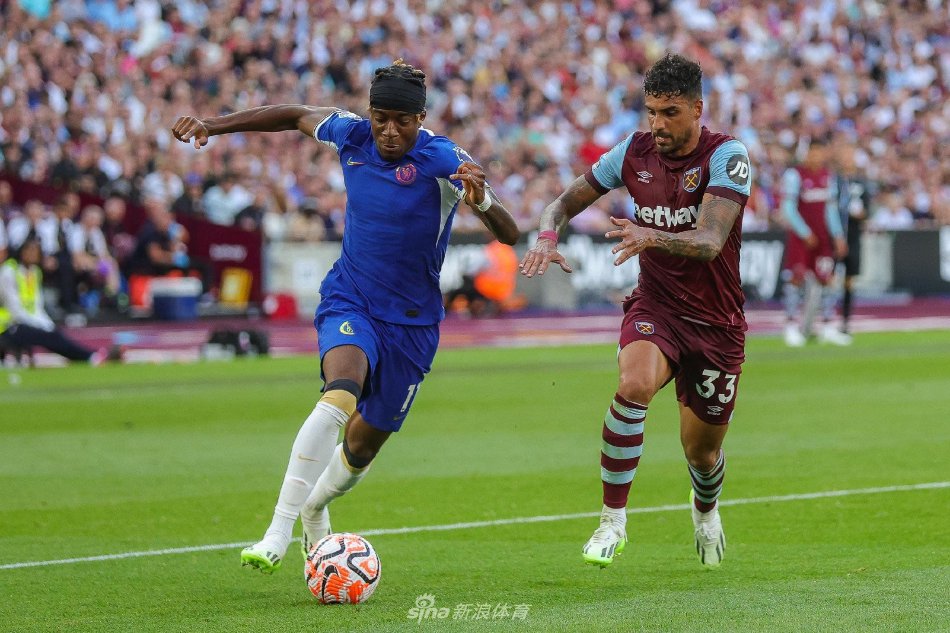 过跑位拉开 过跑位拉开