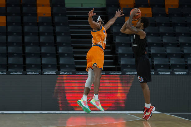 人都在第一 人都在第一